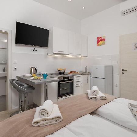 Lux Apartments غييكا المظهر الخارجي الصورة