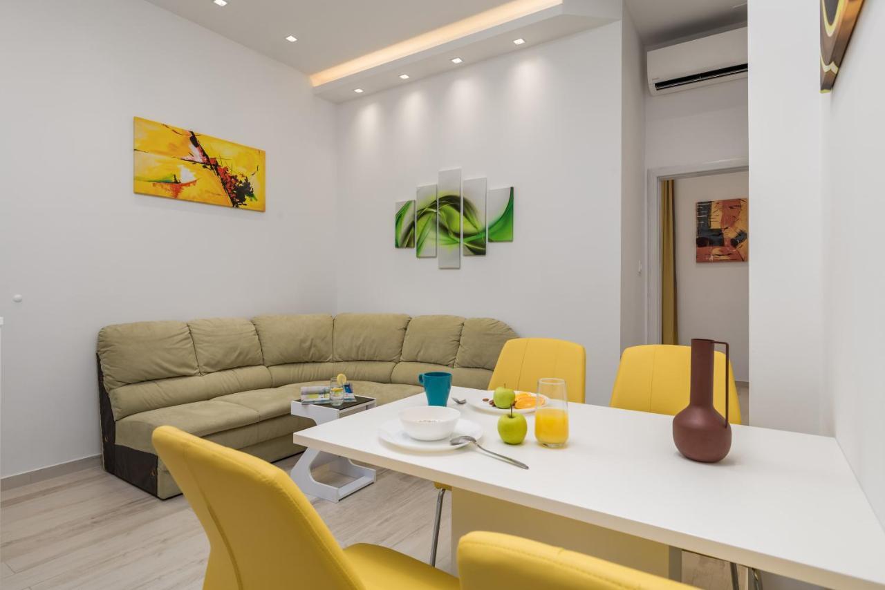 Lux Apartments غييكا المظهر الخارجي الصورة