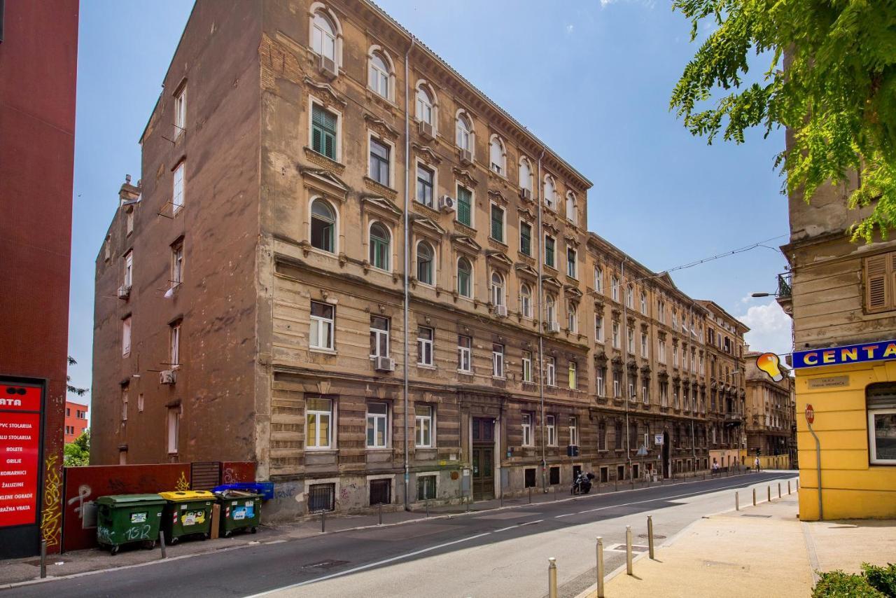 Lux Apartments غييكا المظهر الخارجي الصورة