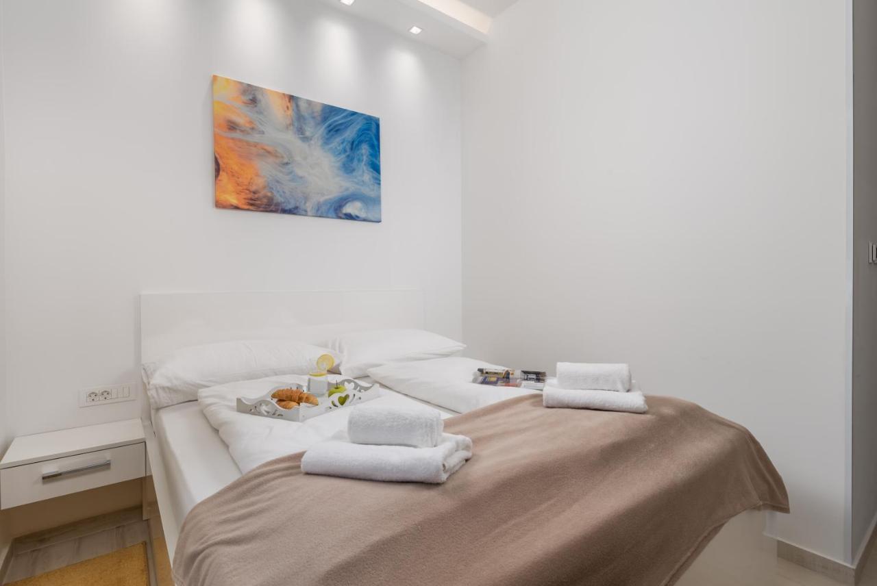 Lux Apartments غييكا المظهر الخارجي الصورة