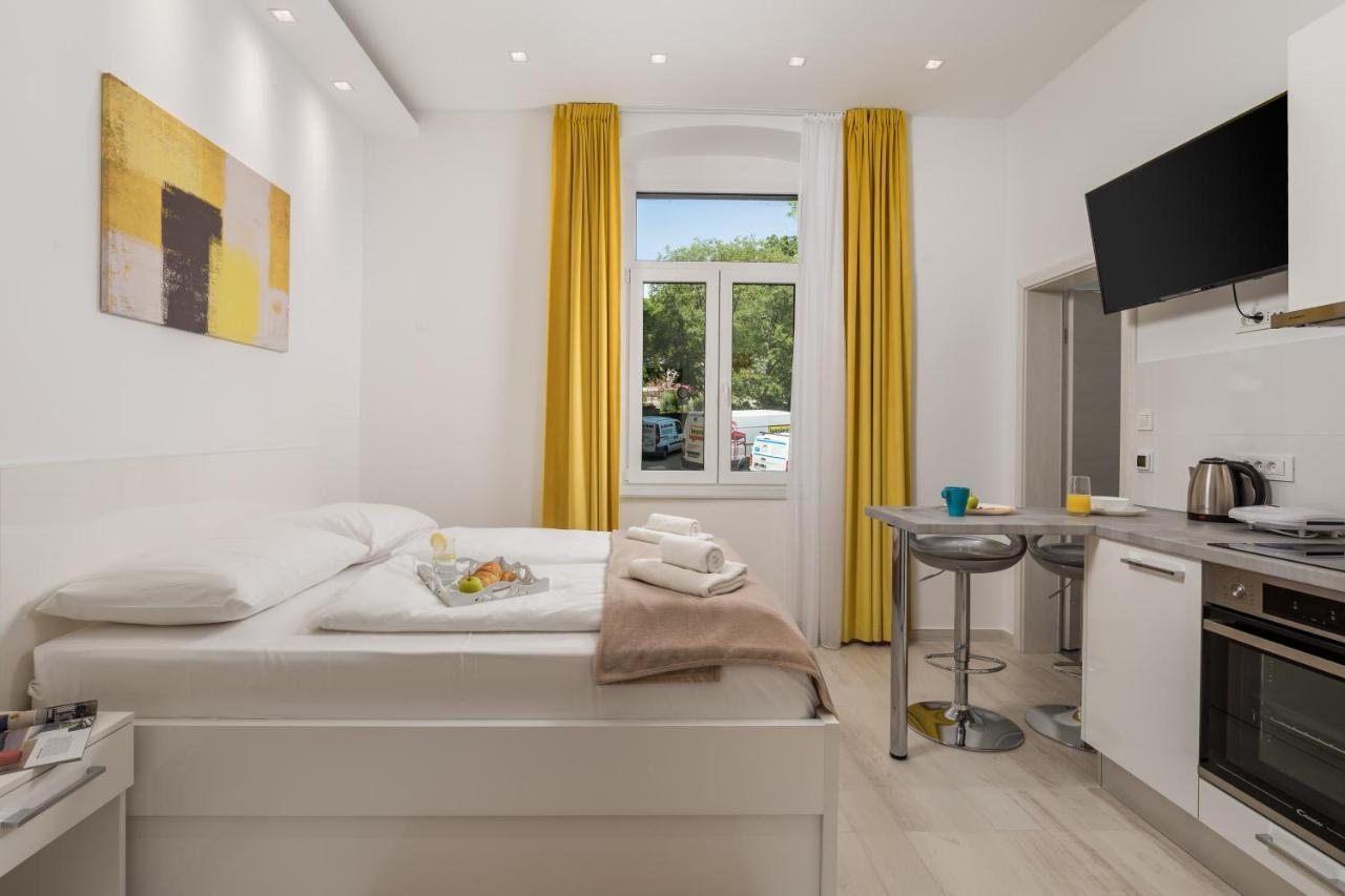 Lux Apartments غييكا المظهر الخارجي الصورة
