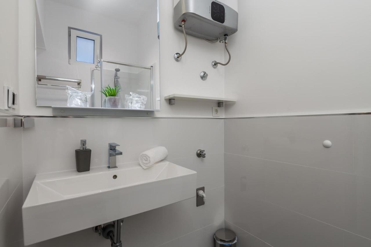 Lux Apartments غييكا المظهر الخارجي الصورة