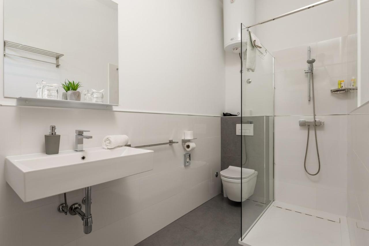 Lux Apartments غييكا المظهر الخارجي الصورة