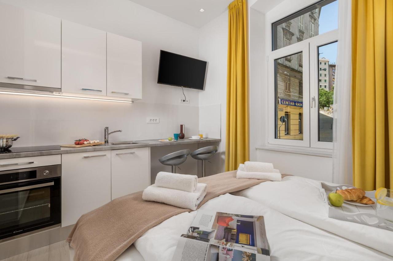 Lux Apartments غييكا المظهر الخارجي الصورة