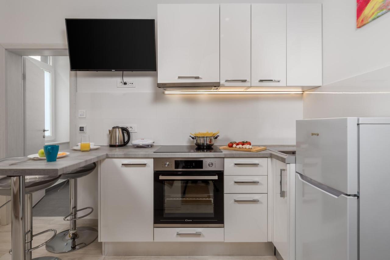 Lux Apartments غييكا المظهر الخارجي الصورة